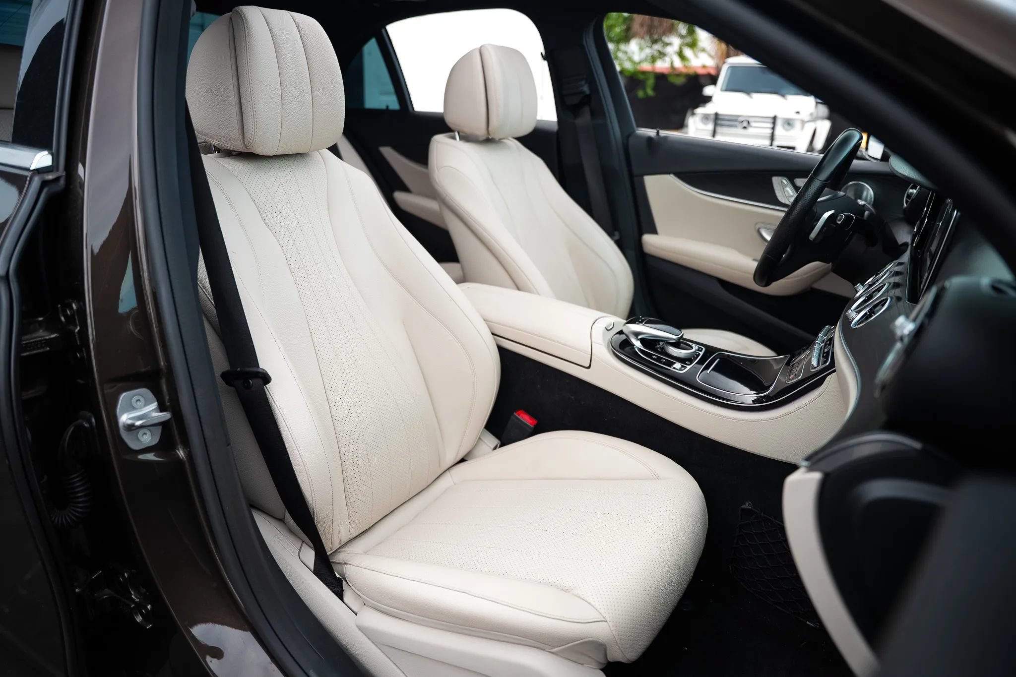Used 2017 Mercedes-Benz E 300 4MATIC image 30