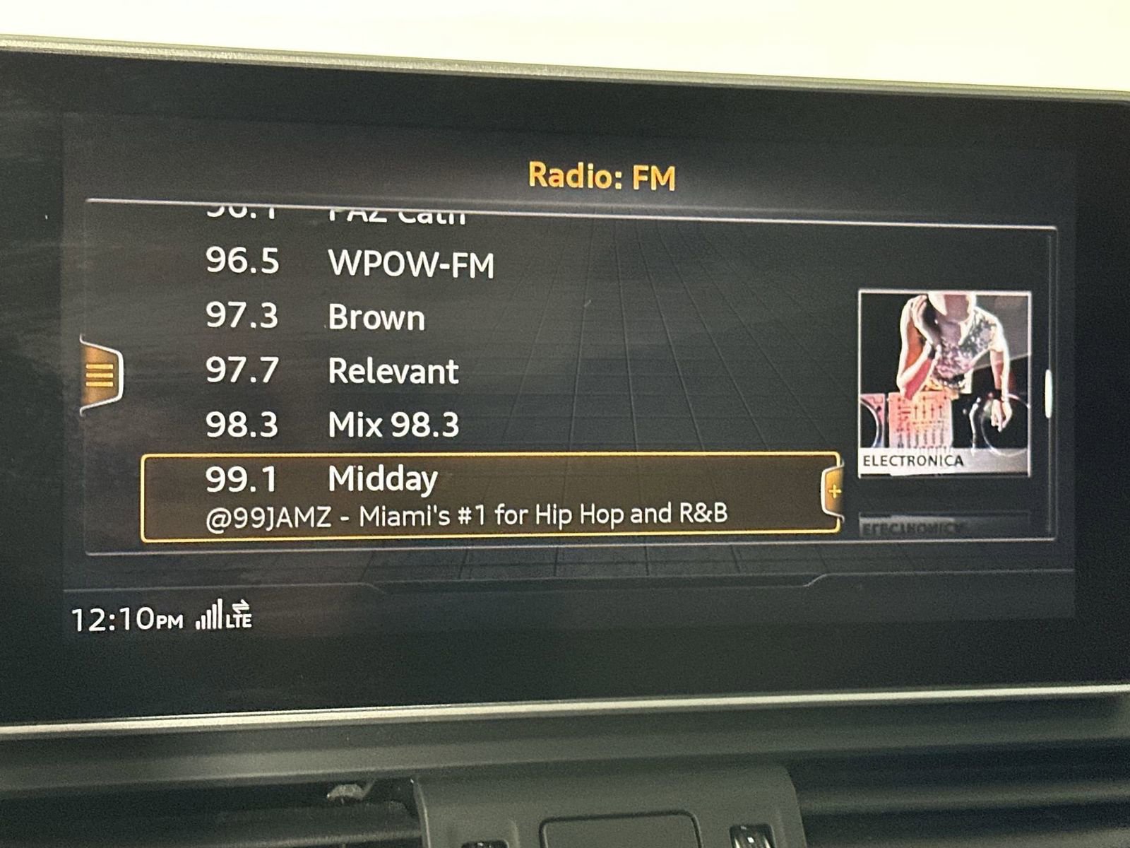 Used 2018 Audi SQ5 Prestige w/ Prestige Package image 20