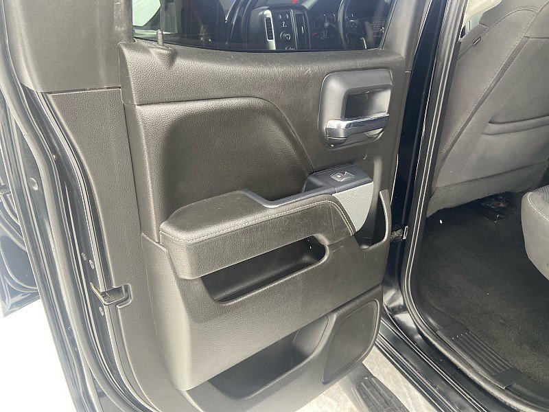 Used 2018 Chevrolet Silverado 1500 LT w/ Midnight Edition image 16