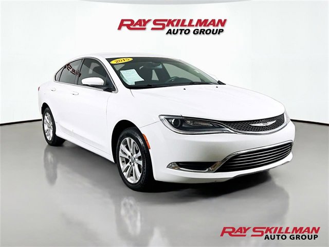 Used 2015 Chrysler 200 Limited image 1