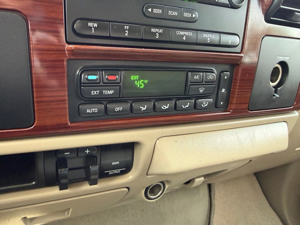 Used 2005 Ford F250 2WD Crew Cab Super Duty image 30