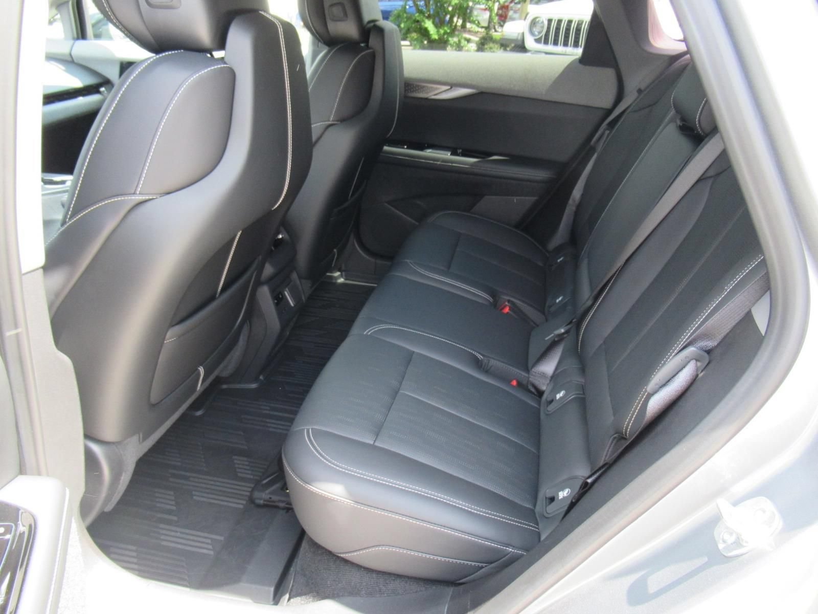 Certified 2025 Cadillac Optiq Sport 2 w/ LPO, Floor Liner Package AWD/4WD image 36