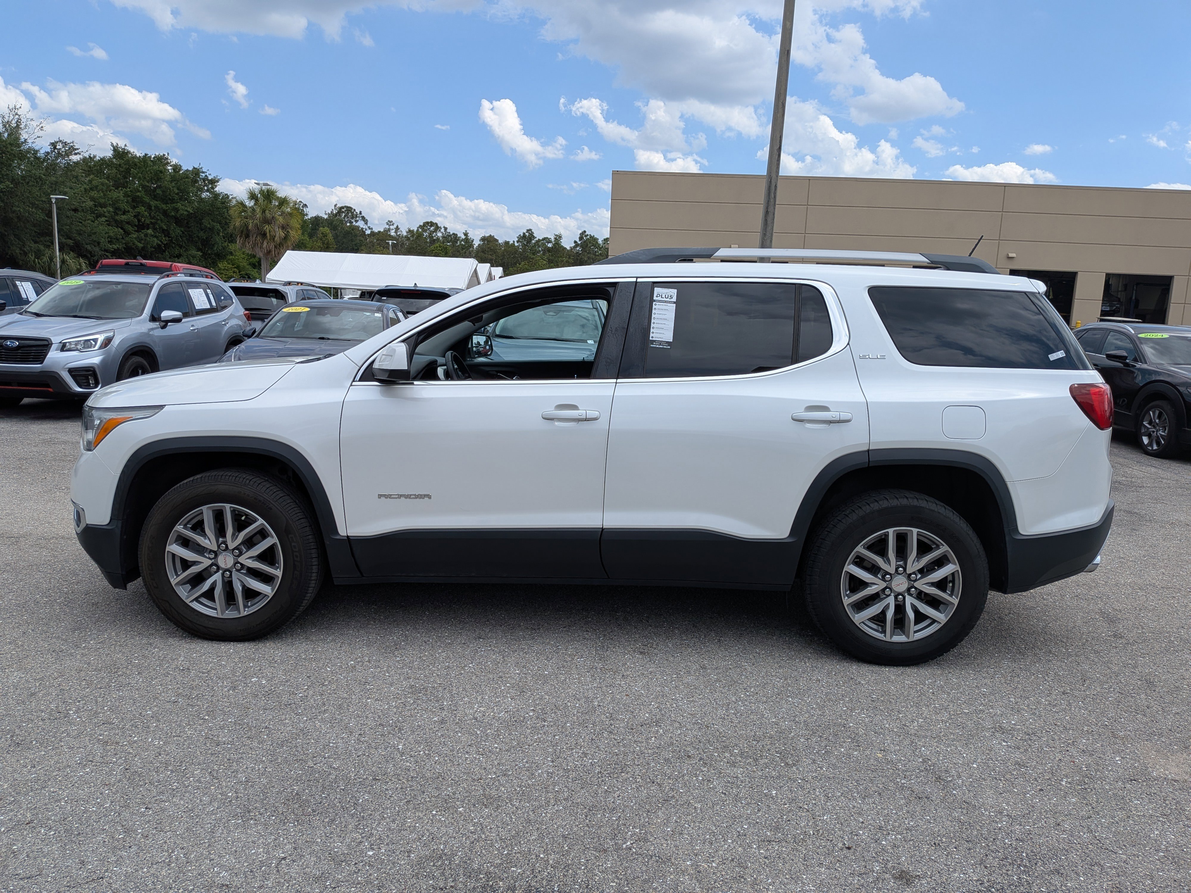 Used 2017 GMC Acadia SLE image 7
