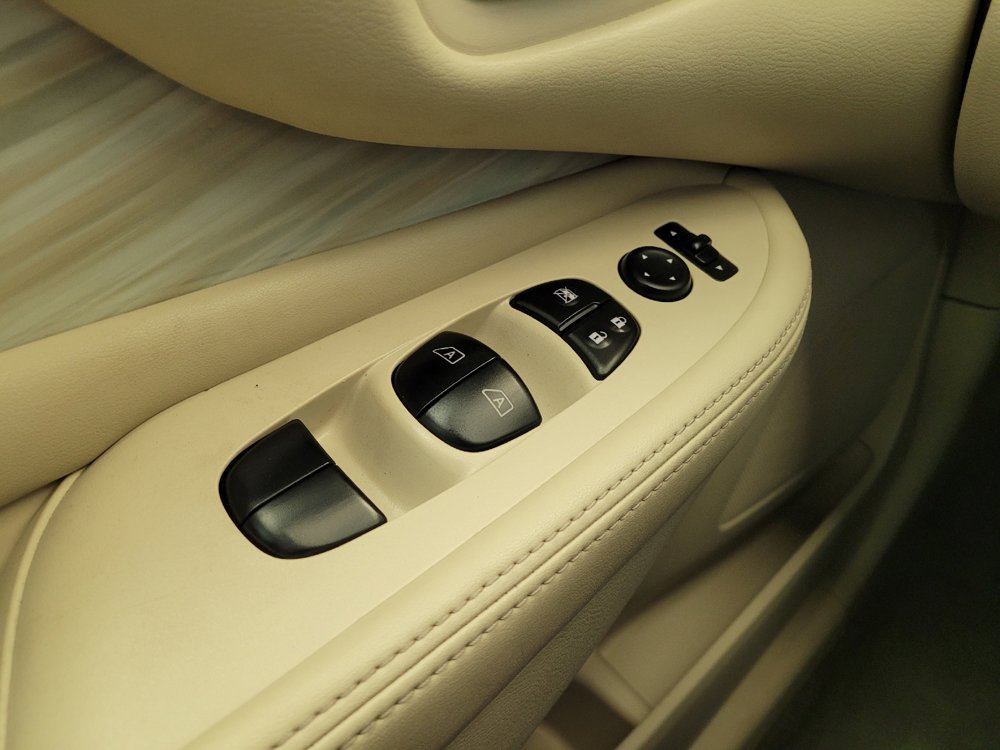 Used 2016 Nissan Murano SV w/ Premium Package image 27