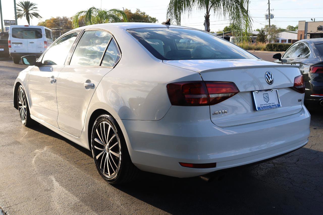 Used 2016 Volkswagen Jetta Sport FWD image 3