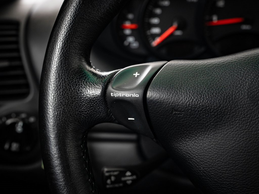 Used 2001 Porsche 911 Carrera 4 image 26