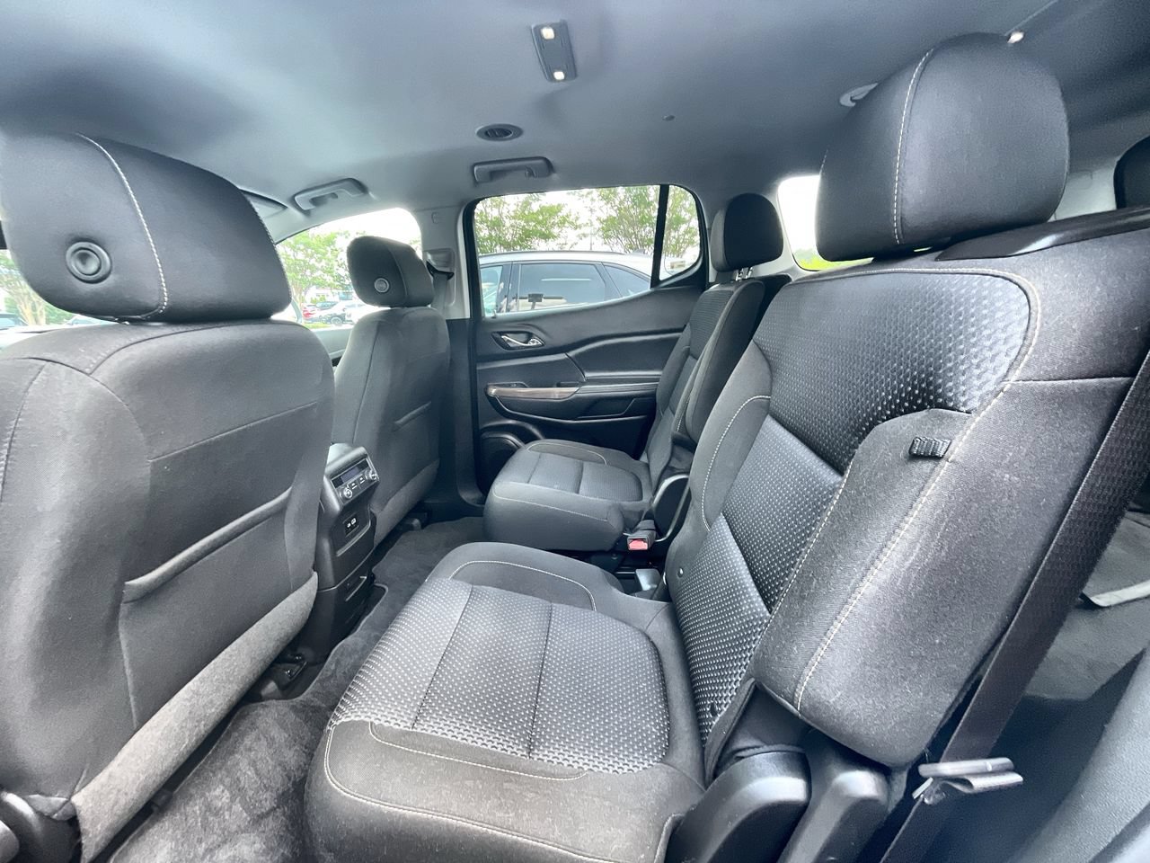 Used 2023 GMC Acadia SLE FWD image 24