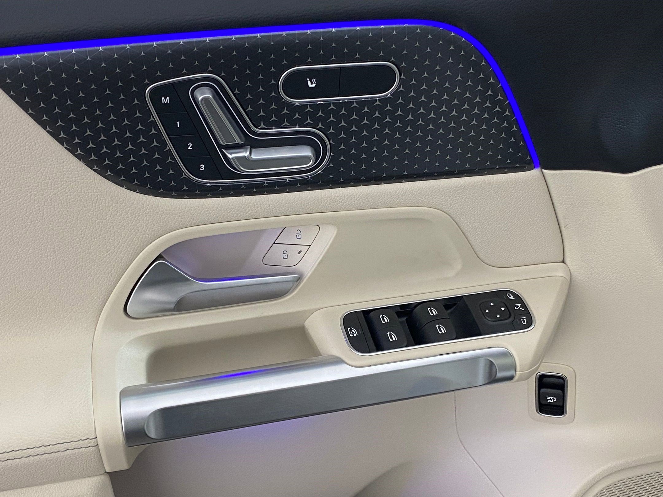 New 2025 Mercedes-Benz GLB 250 4MATIC image 22