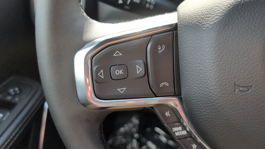 Used 2025 RAM 1500 Laramie AWD/4WD image 16