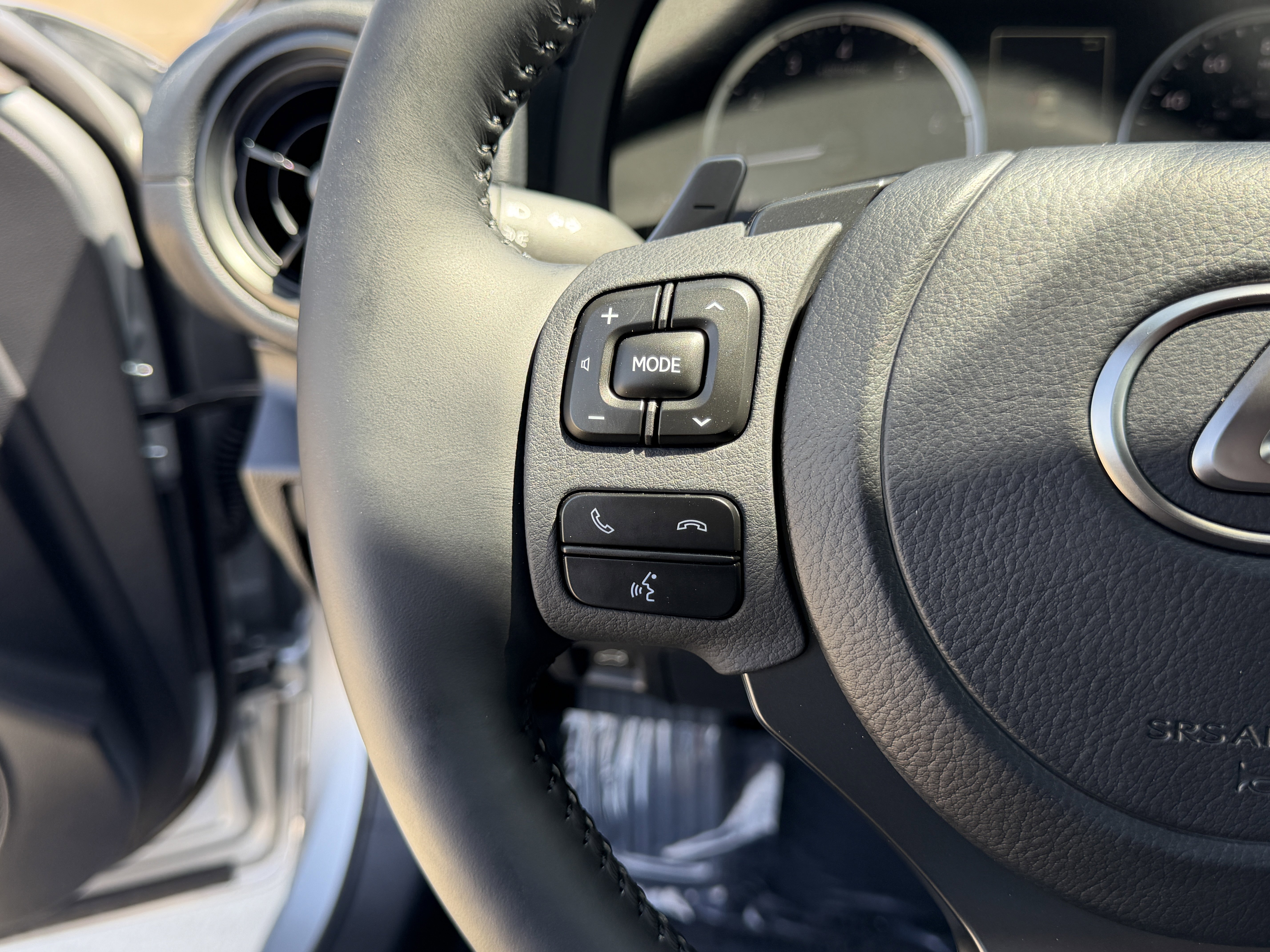 Used 2025 Lexus IS 350 F Sport w/ Accessory Package RWD image 24
