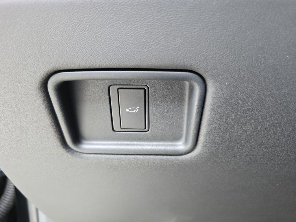 New 2025 Land Rover Range Rover SV AWD/4WD image 27