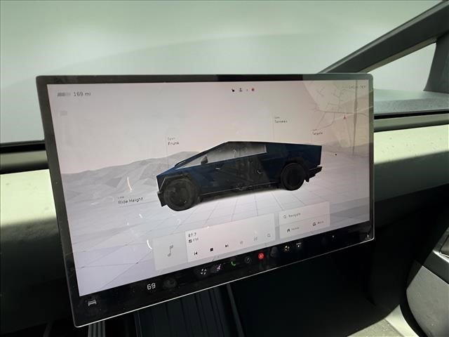 Used 2024 Tesla Cybertruck AWD Crew Cab image 20