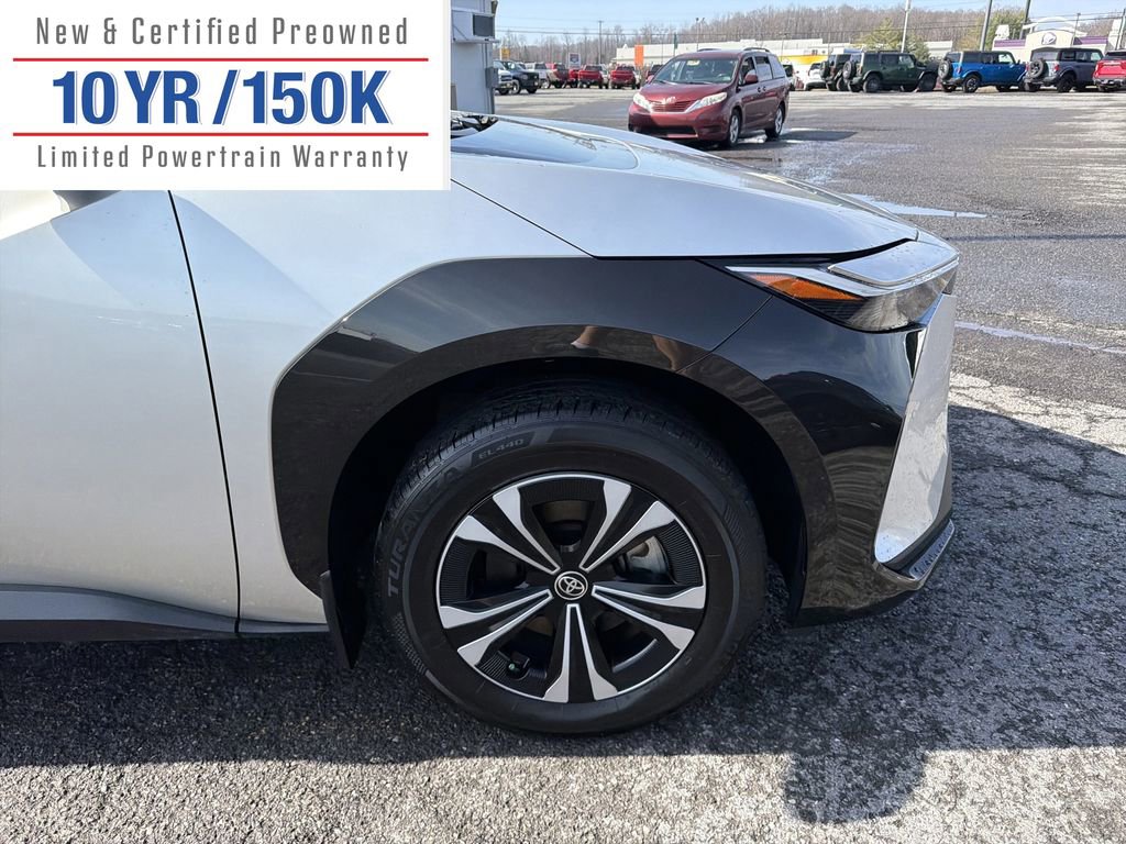 Used 2023 Toyota bZ4X XLE w/ Weather Package image 4