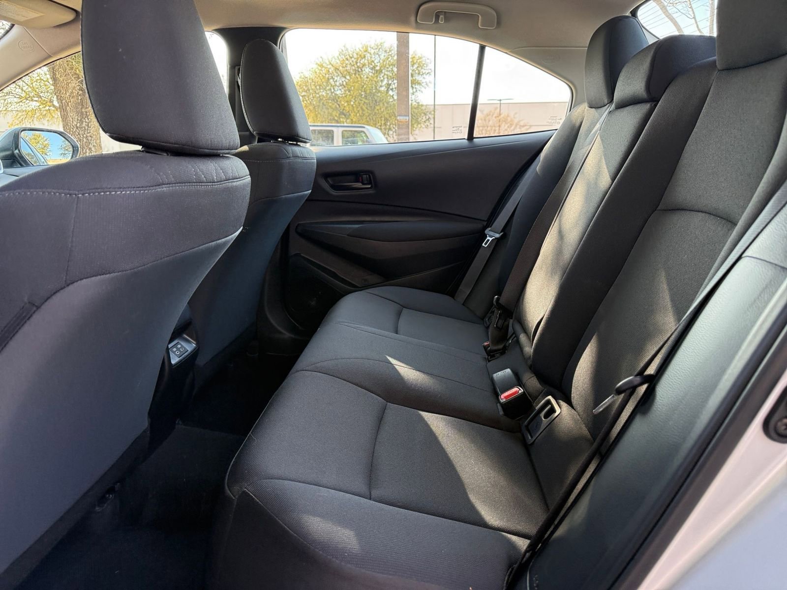 Used 2025 Toyota Corolla LE image 25