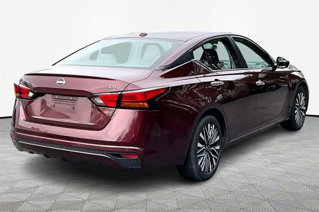 Used 2024 Nissan Altima 2.5 SV image 5