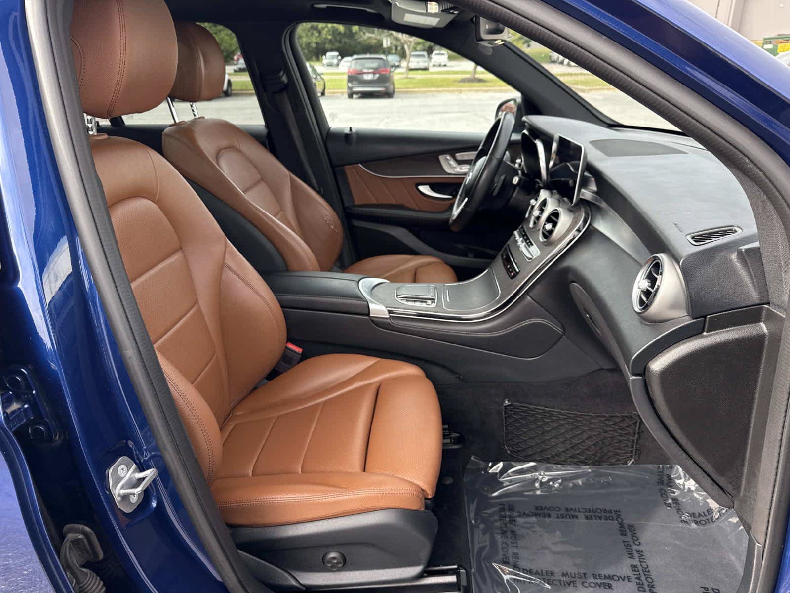 Used 2020 Mercedes-Benz GLC 300 4MATIC image 27