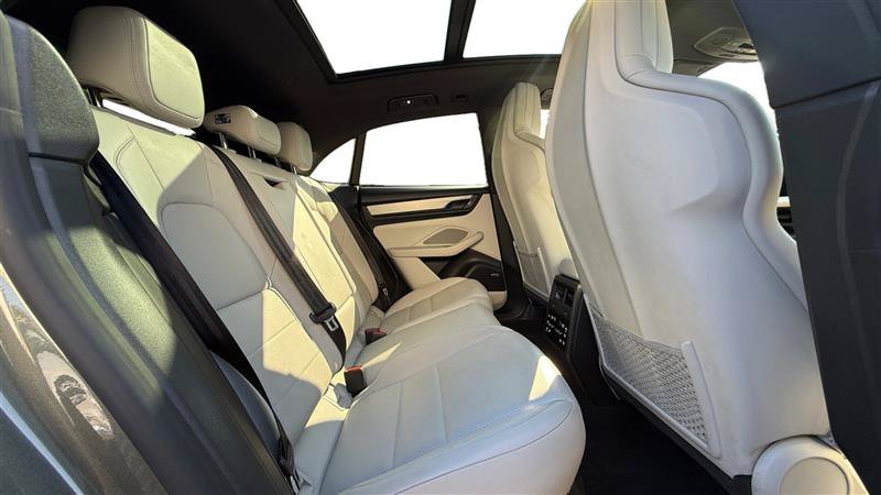Used 2024 Porsche Macan 4 Electric AWD/4WD image 18