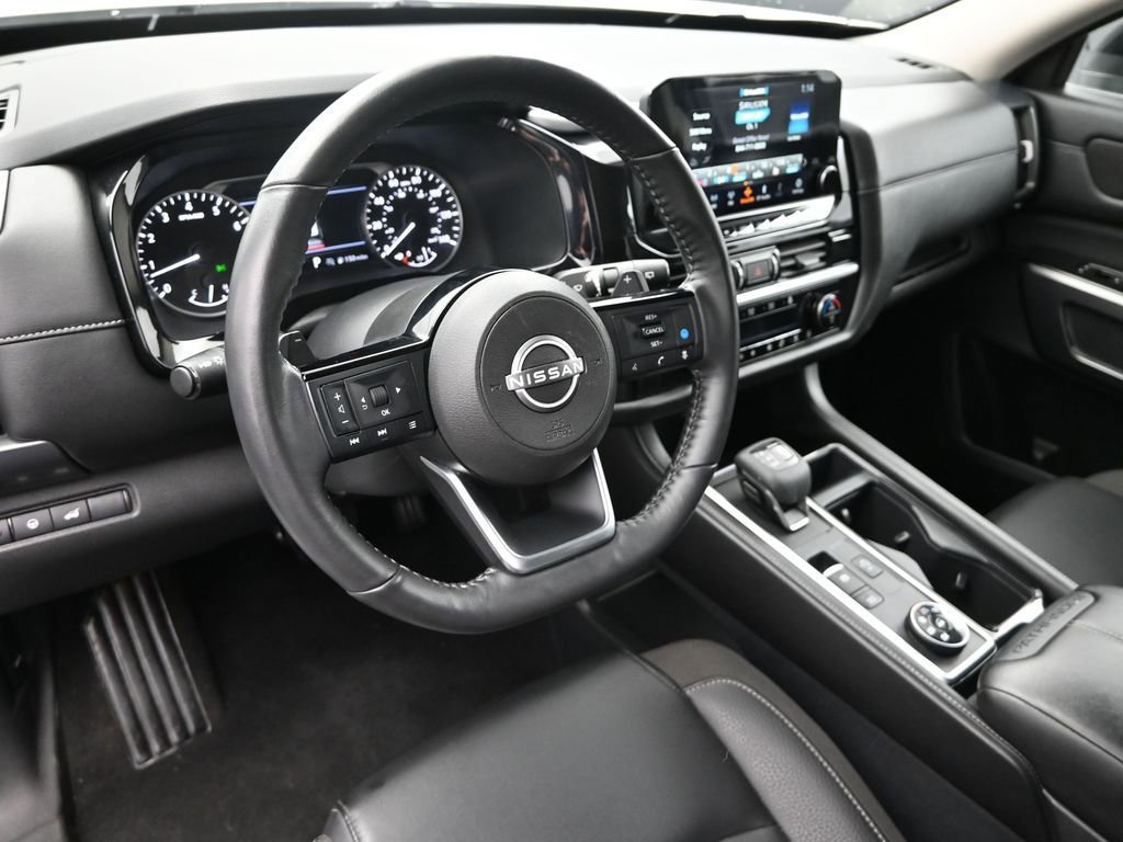 Used 2024 Nissan Pathfinder SL image 17