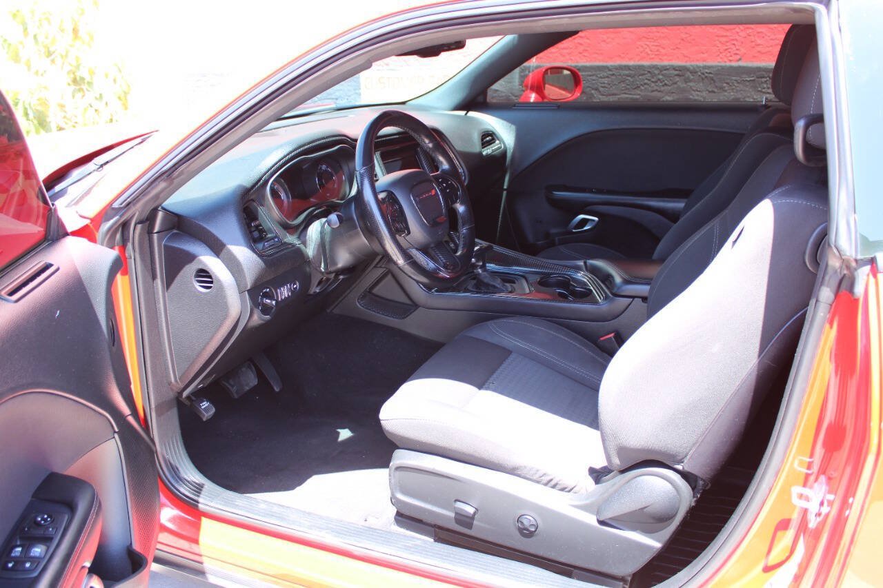 Used 2019 Dodge Challenger SXT w/ Blacktop Package RWD image 7