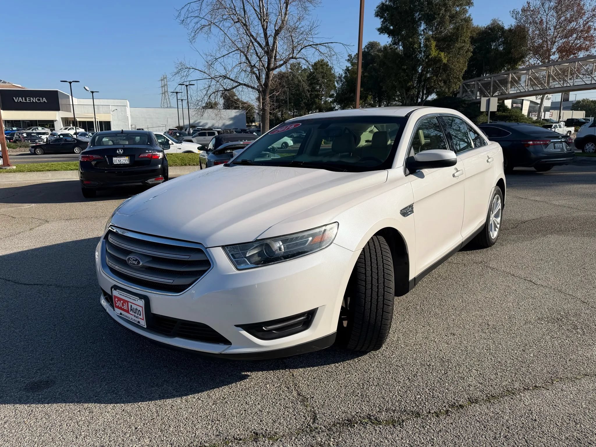 Used 2016 Ford Taurus SEL FWD image 6