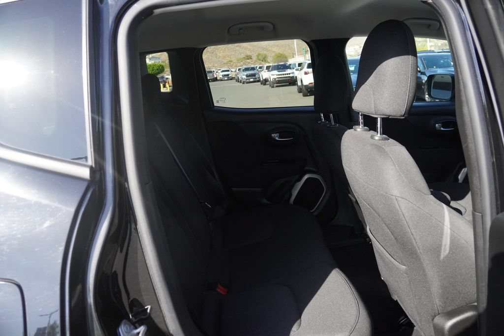 Certified 2017 Jeep Renegade Latitude AWD/4WD image 35