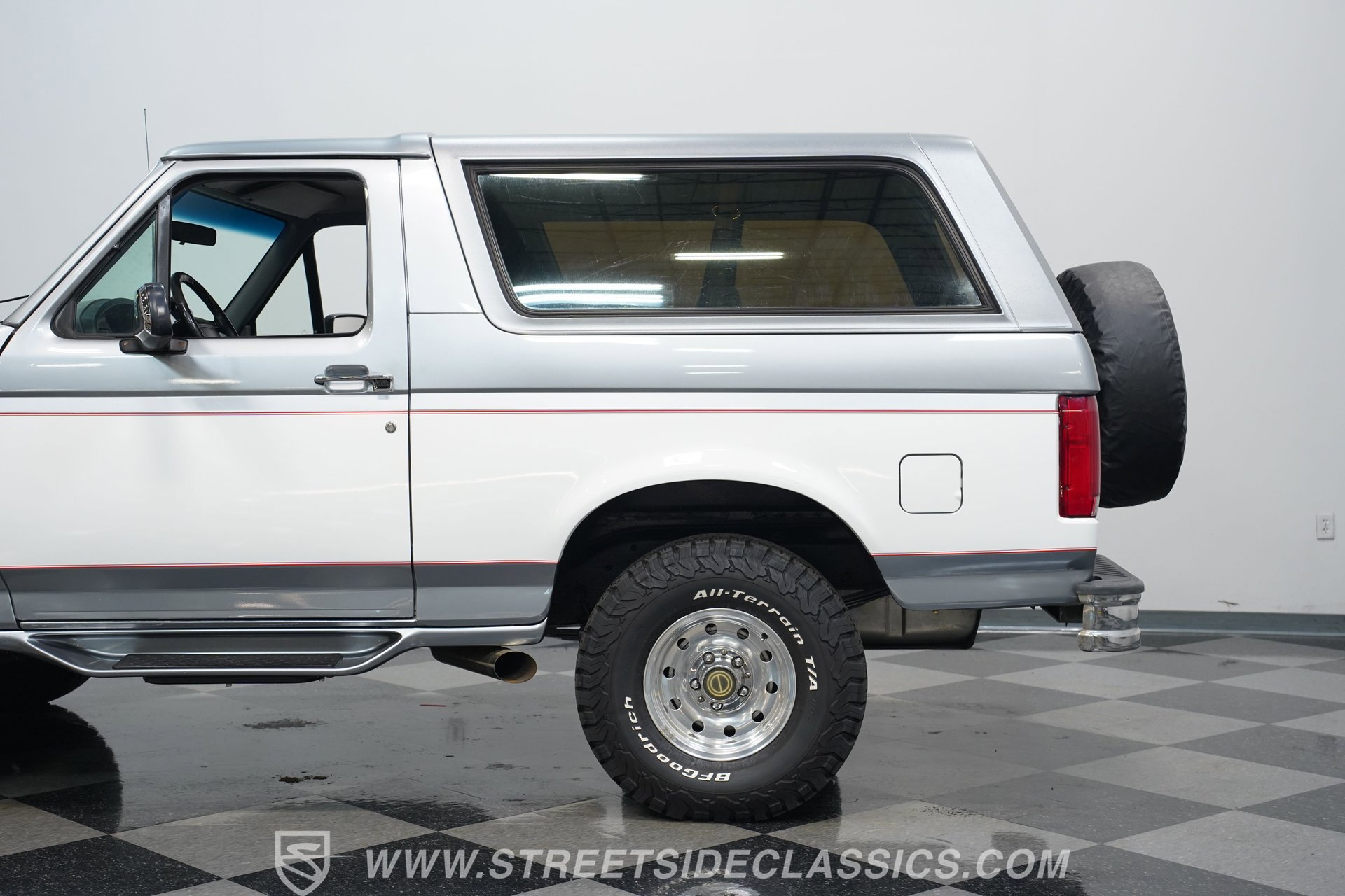 Used 1995 Ford Bronco XLT image 23