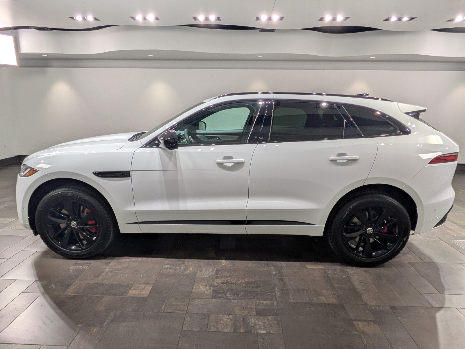 New 2026 Jaguar F-PACE R-Dynamic S AWD/4WD image 3