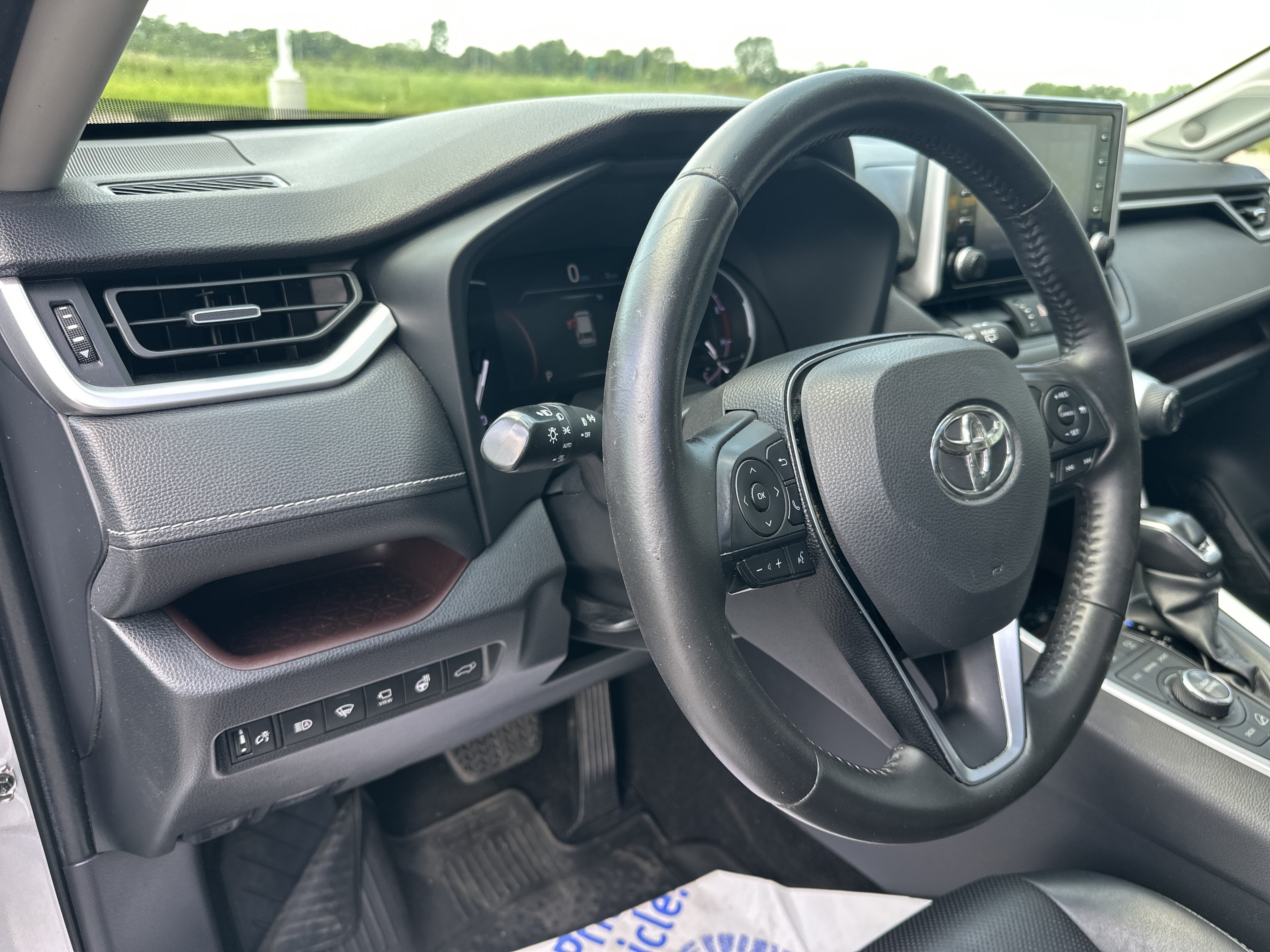 Used 2019 Toyota RAV4 Limited w/ Advanced Technology Package AWD/4WD image 12