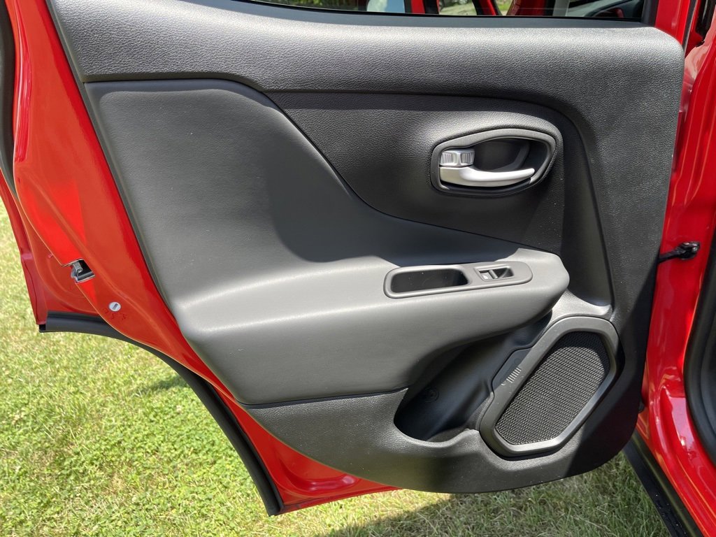 Used 2023 Jeep Renegade Latitude image 20