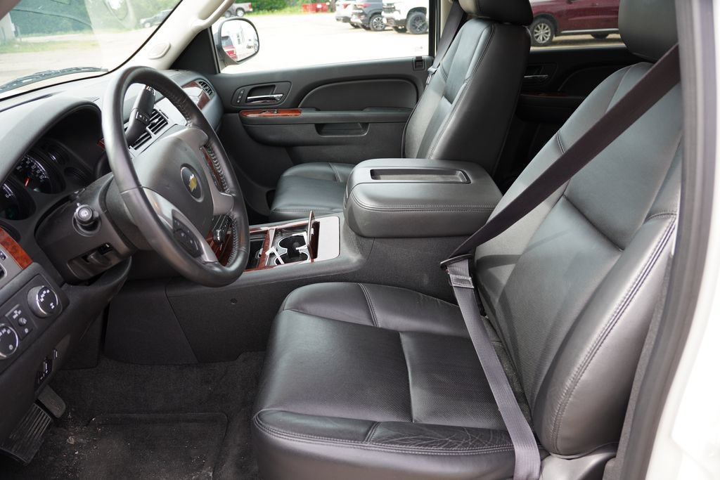 Used 2013 Chevrolet Tahoe LTZ AWD/4WD image 6