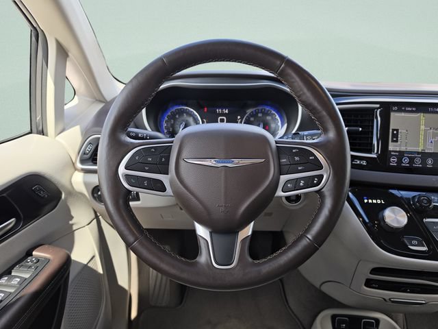 Used 2020 Chrysler Pacifica Touring-L Plus FWD image 20