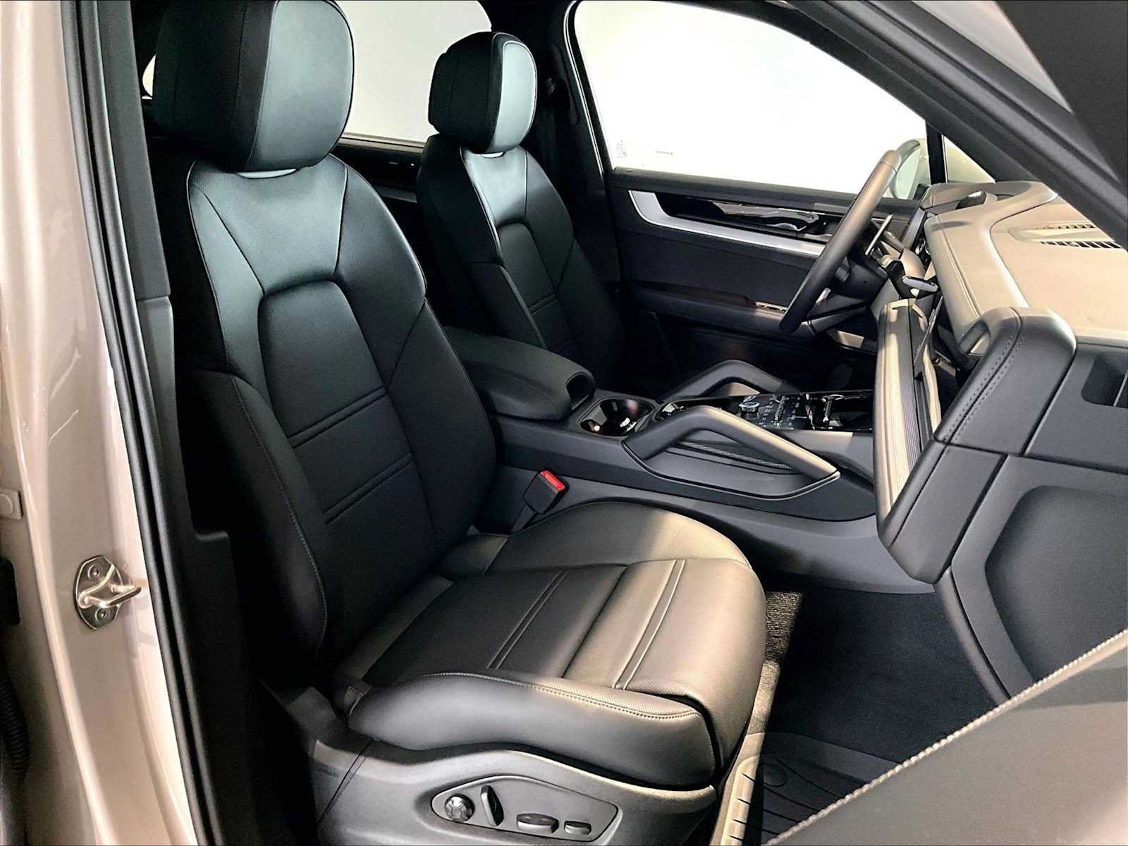 New 2026 Porsche Cayenne AWD/4WD image 19