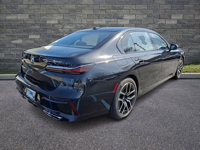 Used 2023 BMW 760i xDrive w/ Executive Package image 6