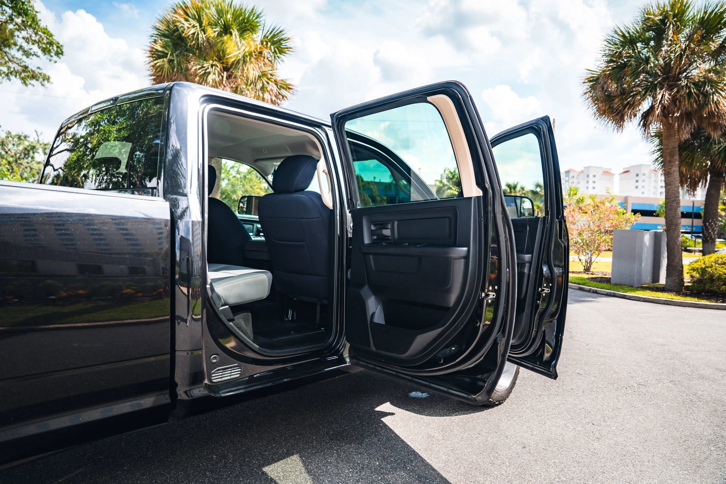 Used 2017 RAM 3500 Tradesman w/ Chrome Appearance Group image 16