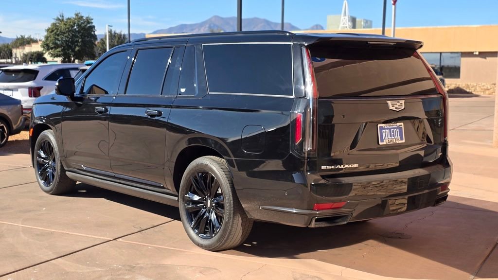 Used 2023 Cadillac Escalade ESV Sport Platinum AWD/4WD image 5