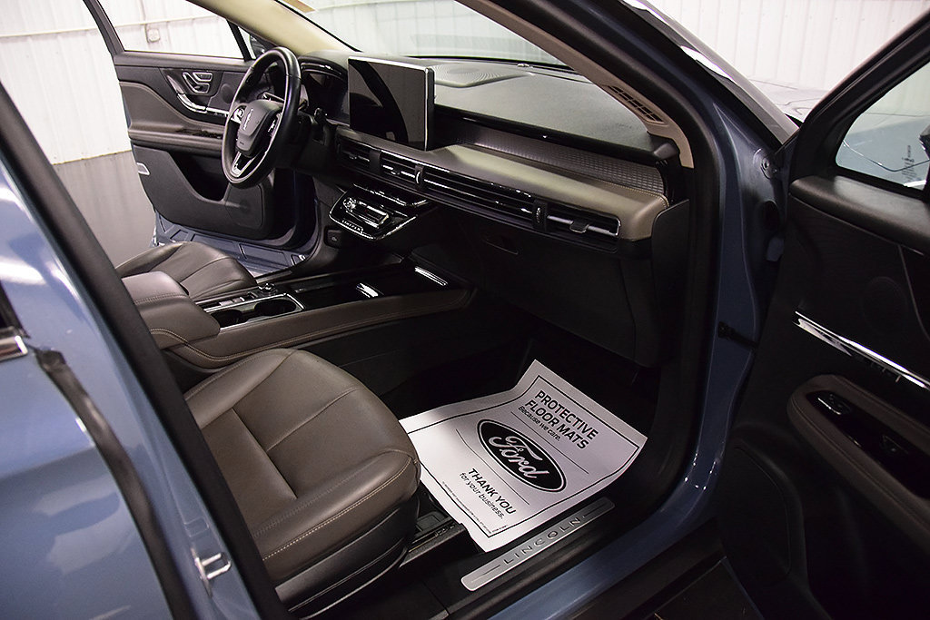 Used 2024 Lincoln Corsair Reserve AWD/4WD image 28