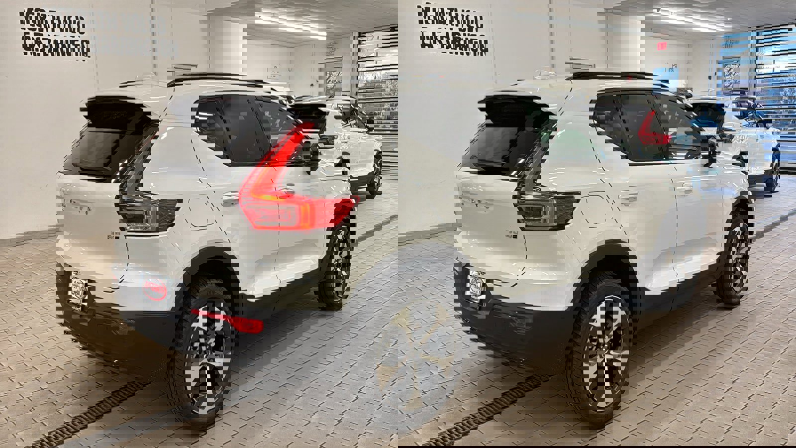 Used 2026 Volvo XC40 B5 Plus w/ Protection Package Premier AWD/4WD image 5