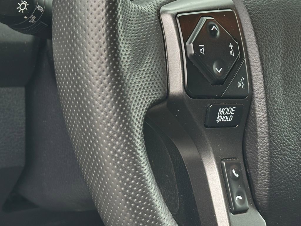 Used 2021 Toyota Tacoma TRD Off-Road w/ Technology Package AWD/4WD image 18