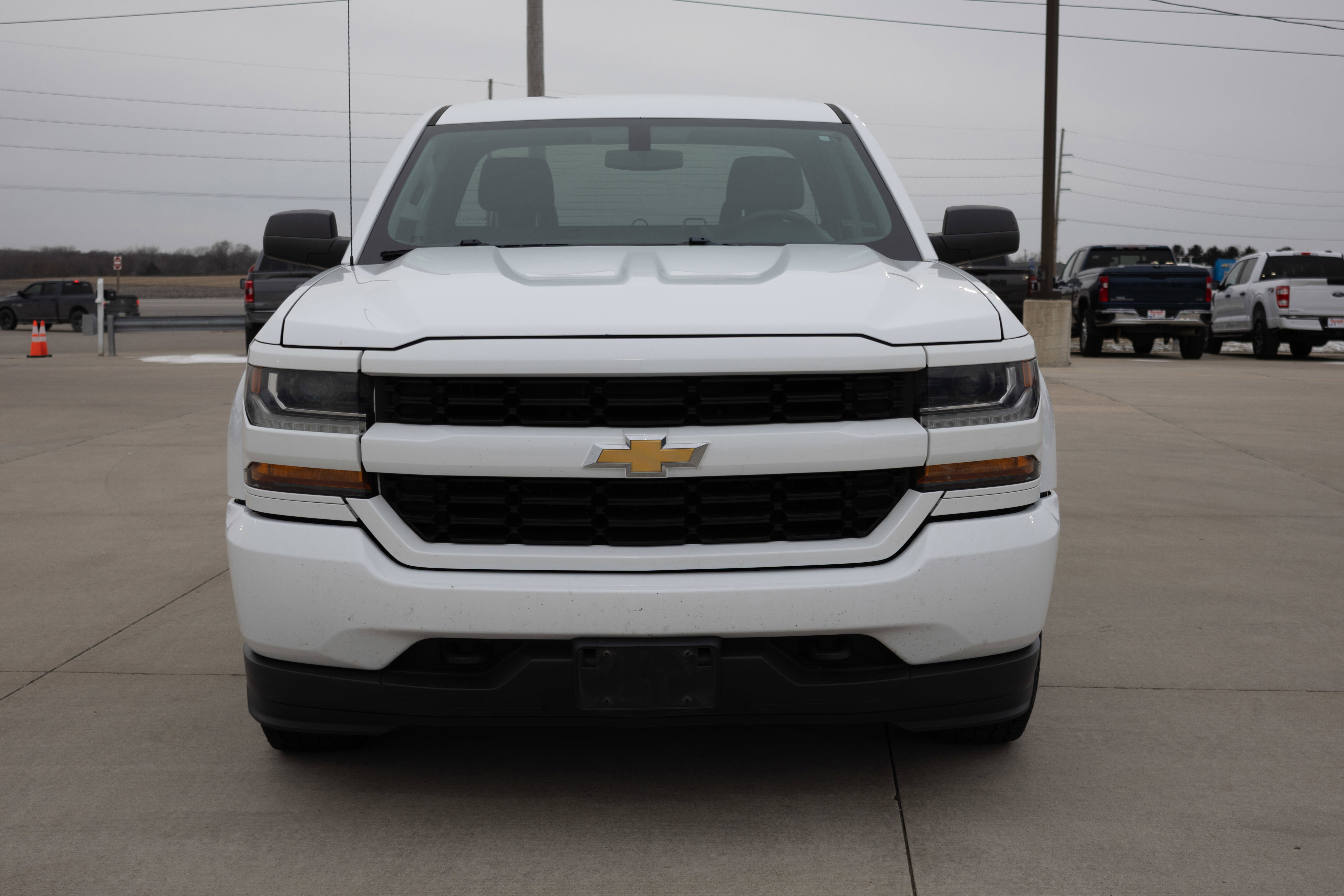 Used 2016 Chevrolet Silverado 1500 Custom w/ Custom Convenience Package image 6