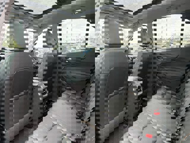 Used 2023 Chevrolet Equinox Premier image 13