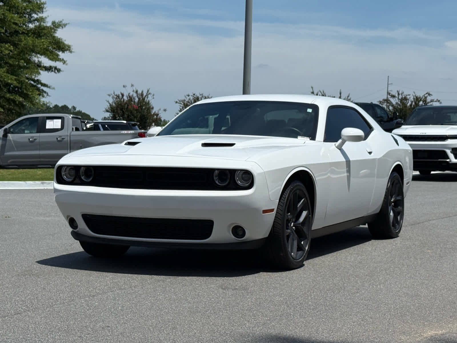 Used 2022 Dodge Challenger SXT w/ Plus Package RWD image 1