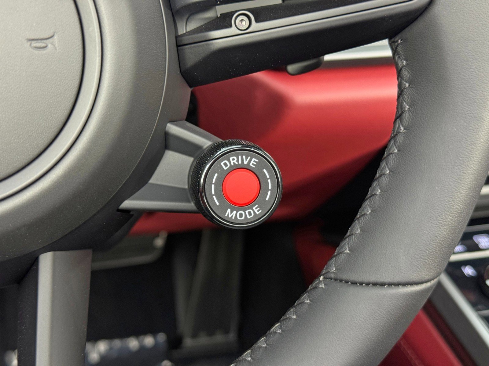 Used 2025 Porsche 911 Carrera image 22