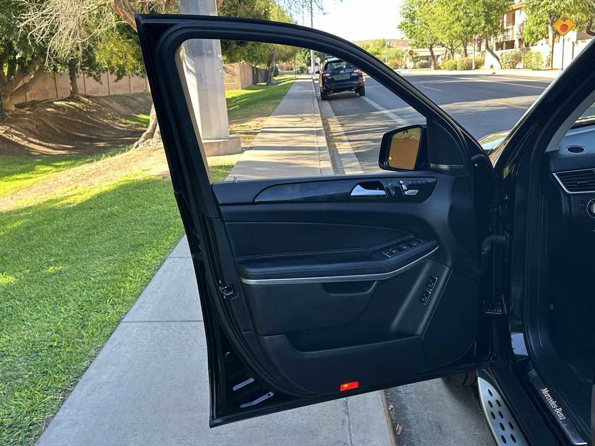 Used 2018 Mercedes-Benz GLS 550 4MATIC w/ Driver Assistance Package image 48