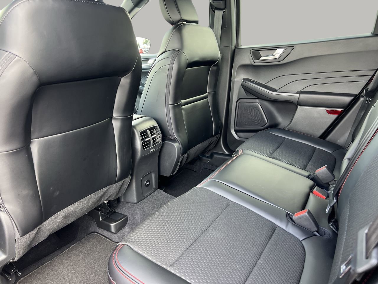 New 2026 Ford Escape ST-Line w/ Tech Pack #1 image 16