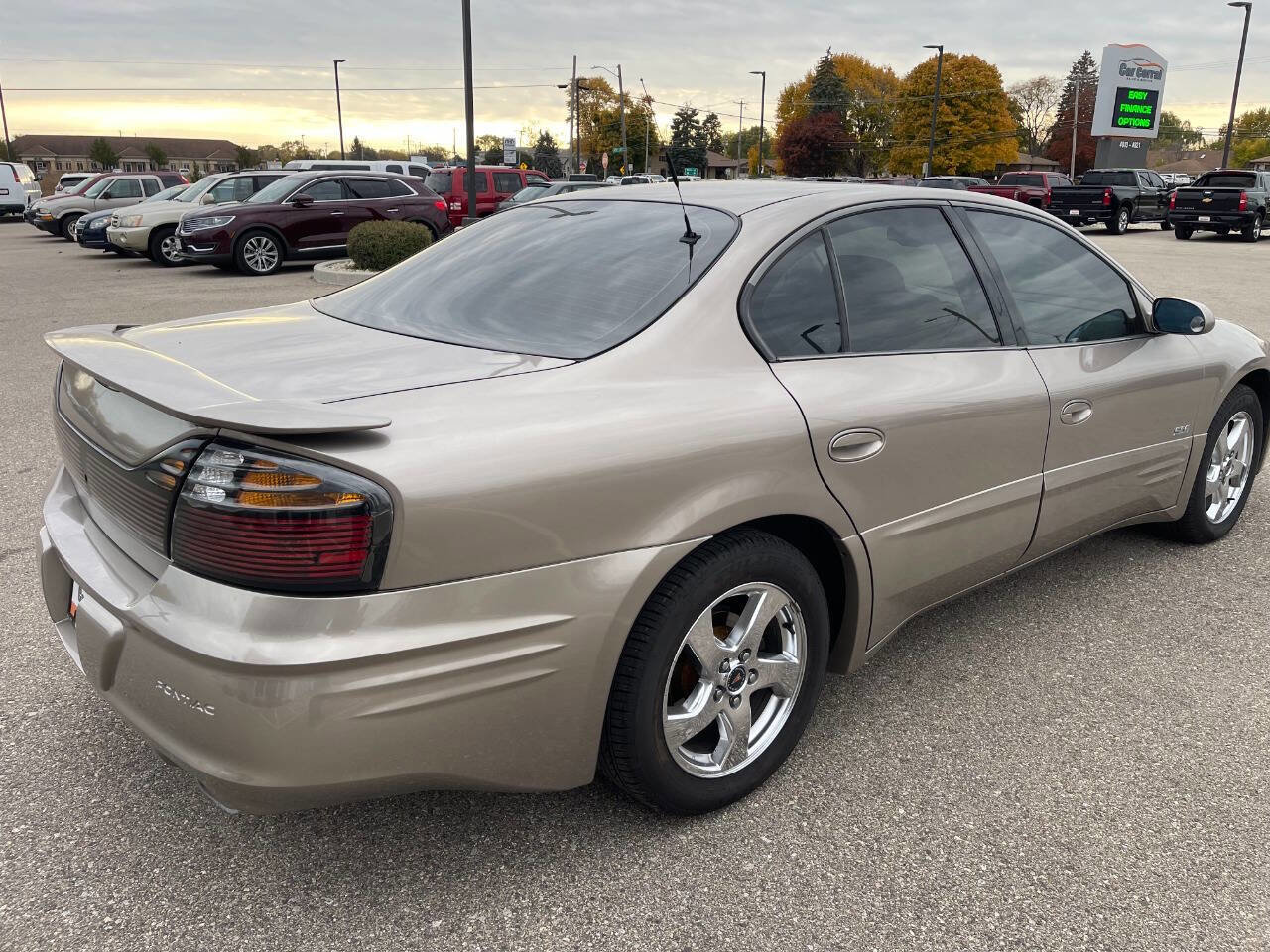 Used 2004 Pontiac Bonneville SLE image 5