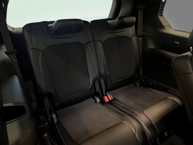 Used 2024 Jeep Grand Cherokee L Laredo AWD/4WD image 10