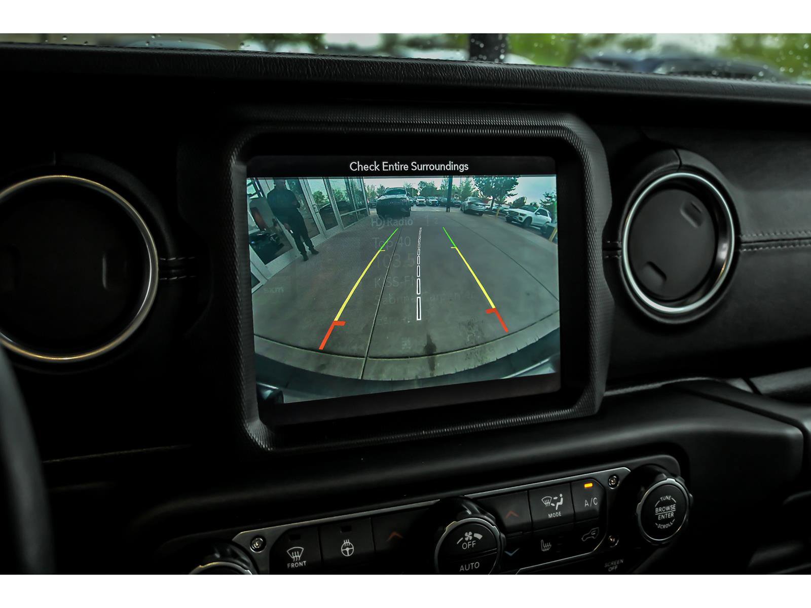 Used 2019 Jeep Wrangler Unlimited Sahara AWD/4WD image 20