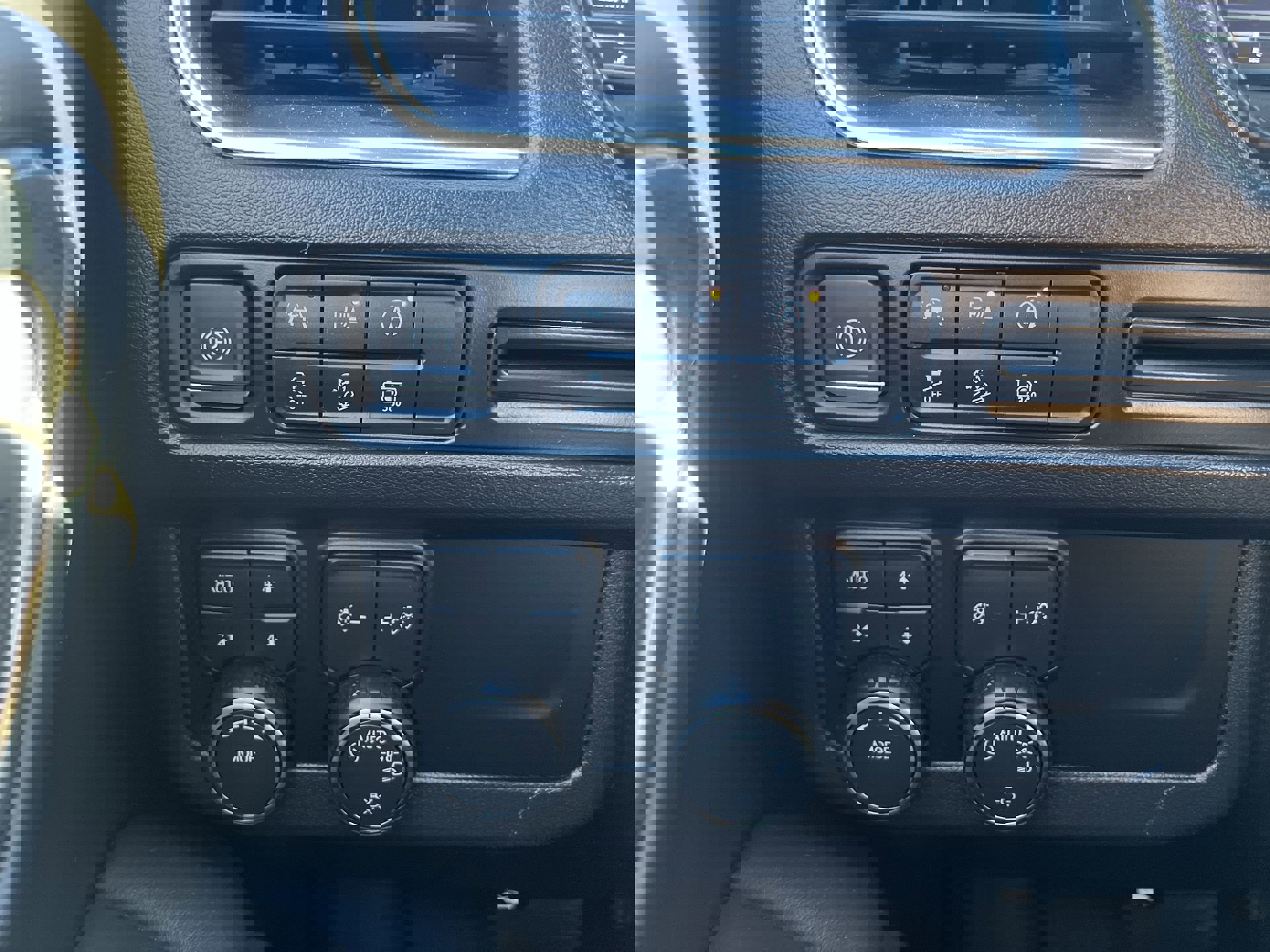 Certified 2023 Chevrolet Tahoe Z71 w/ Luxury Package image 18