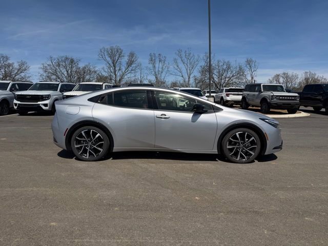 Used 2025 Toyota Prius Plug-In Hybrid image 5