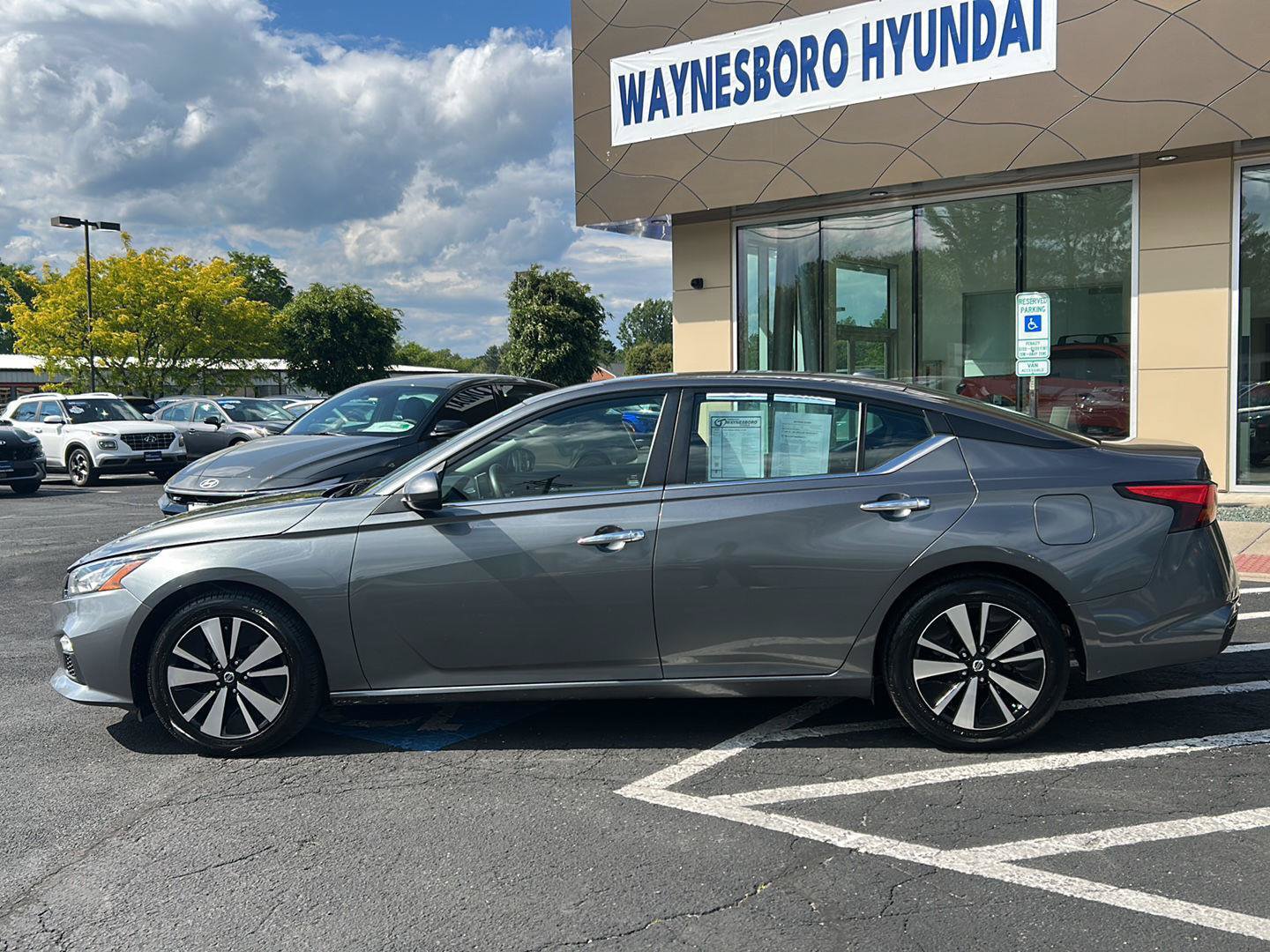 Used 2022 Nissan Altima 2.5 SV FWD image 4